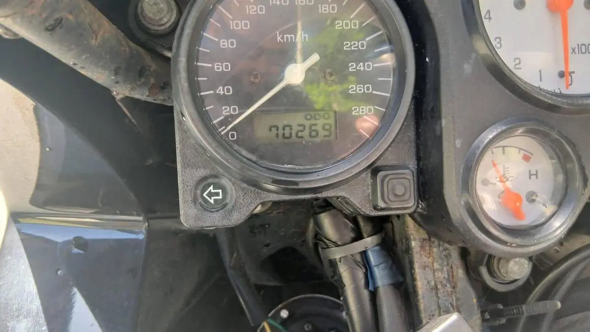 Honda VTR 1000 F Firestorm (2001 - 07)  (3)