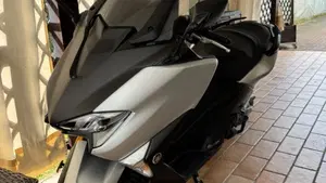 Yamaha T-Max 530 SX Sport Edition (2018 - 19)  (2)