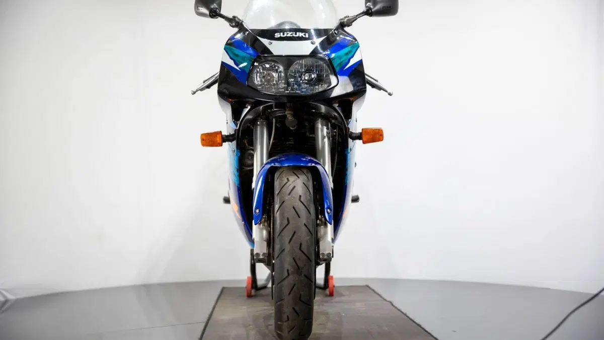 Suzuki   (2)