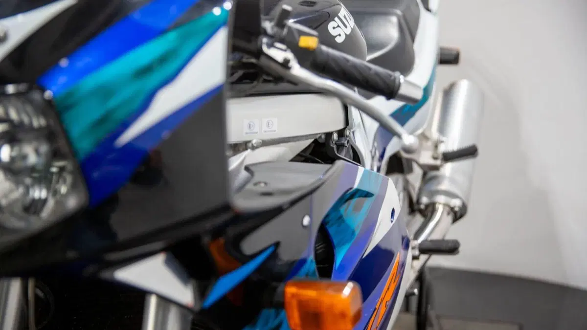 Suzuki   (7)