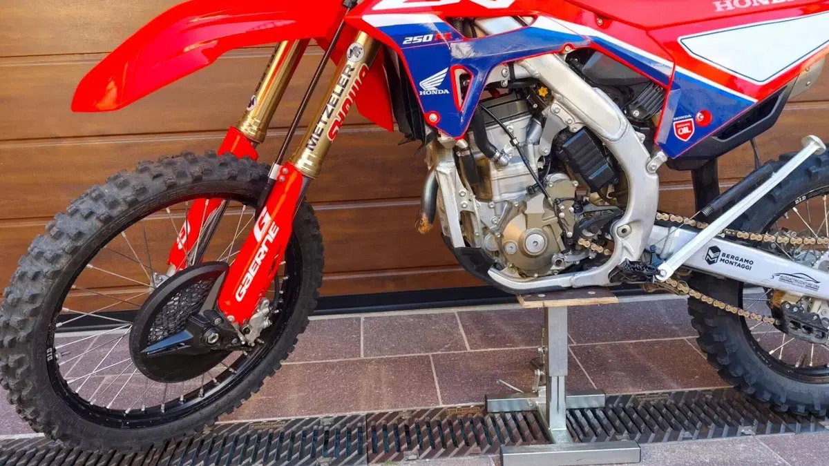 Honda CRF 250RX Enduro (2022)  (3)