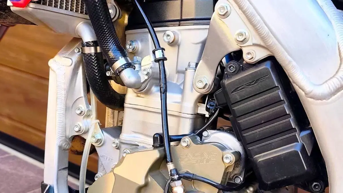 Honda CRF 250RX Enduro (2022)  (4)