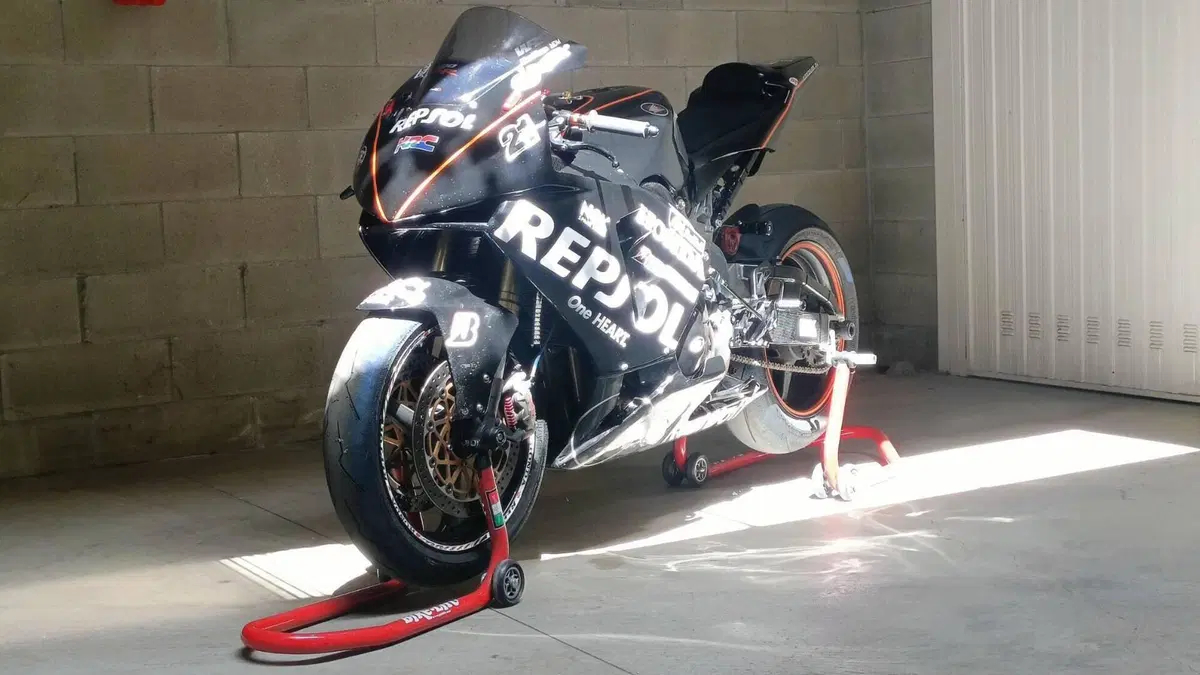 Honda CBR 600 RR (2005 - 06)  (3)