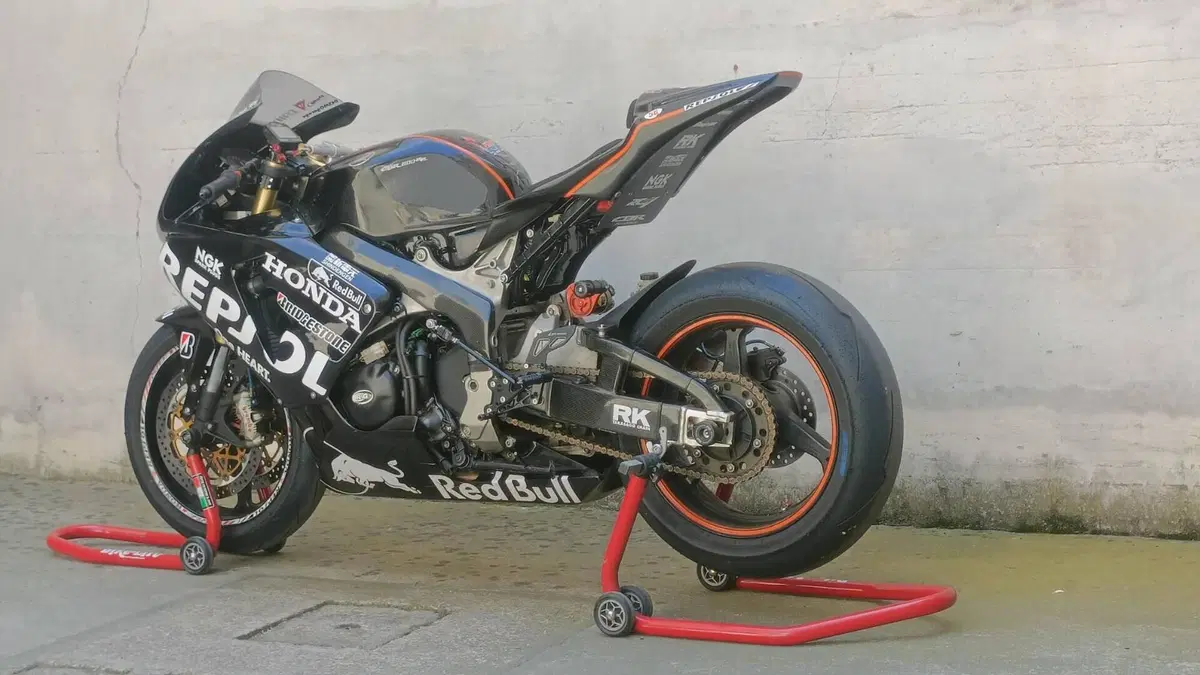 Honda CBR 600 RR (2005 - 06)  (5)