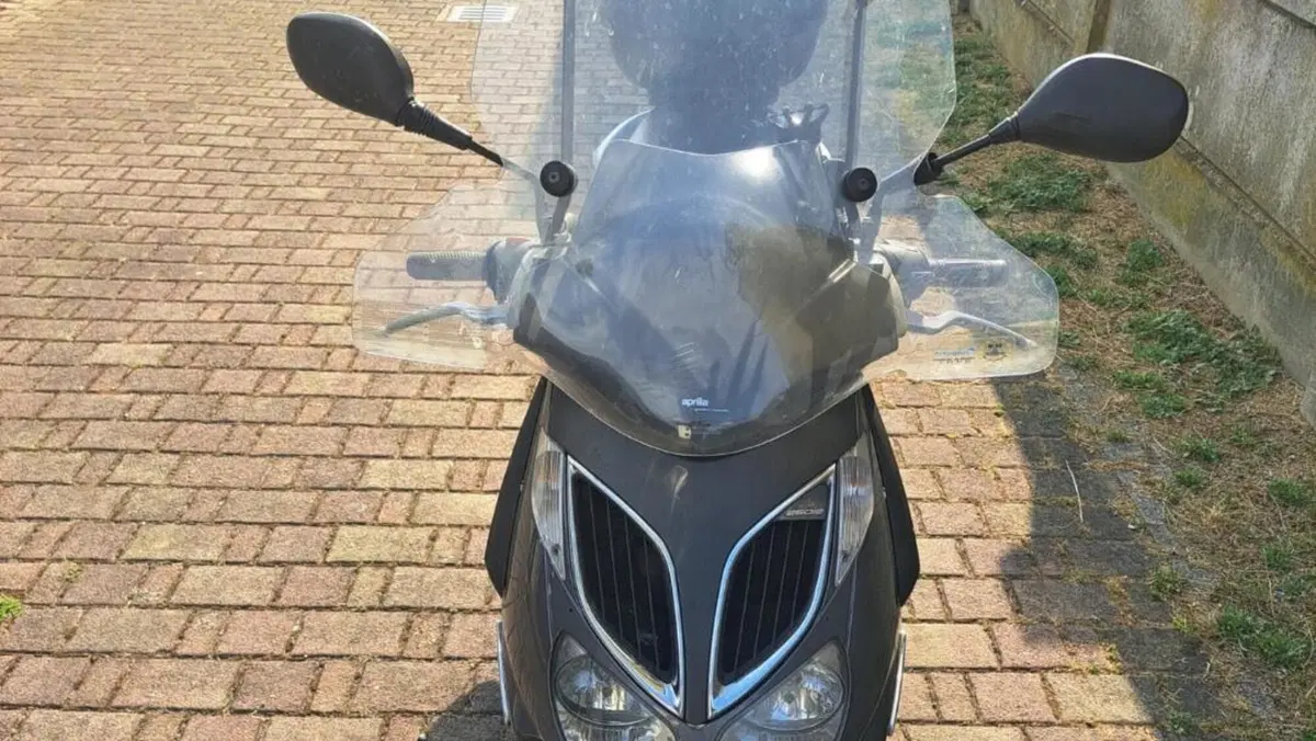 Aprilia Sportcity 250  (3)