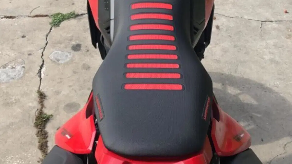 Ducati Hypermotard 698 Mono (2024 - 26)  (4)