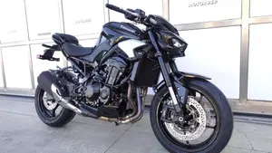 Kawasaki Z 900 (2025 - 26)  (2)
