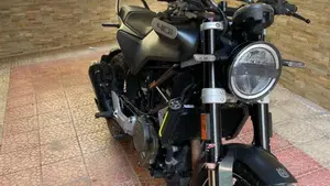 Husqvarna Svartpilen 401 (2020) 