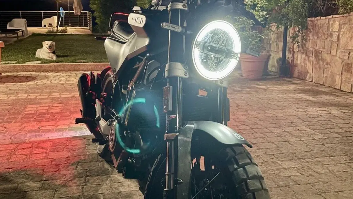 Husqvarna Svartpilen 401 (2020)  (5)