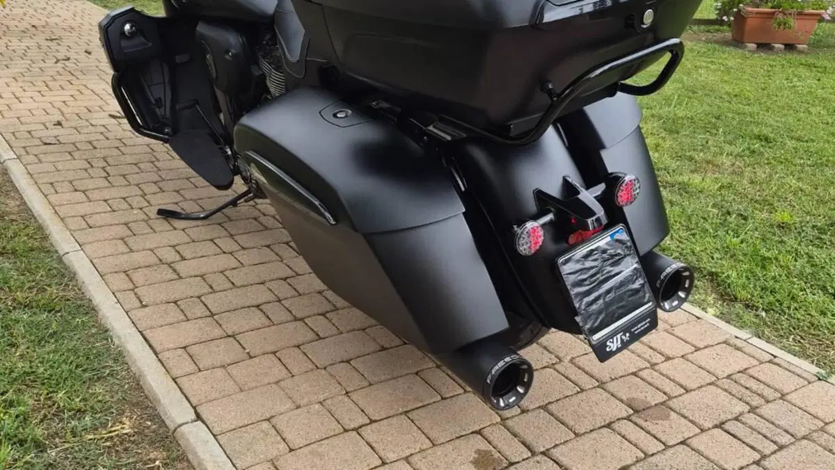 Indian Roadmaster 1890 Dark Horse (2021 - 25)  (2)