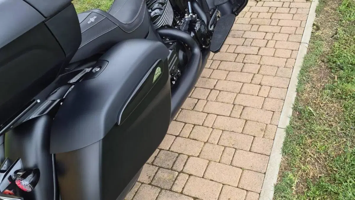 Indian Roadmaster 1890 Dark Horse (2021 - 25)  (6)