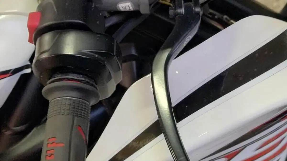 Triumph Street Triple 765 R (2023 - 26)  (5)
