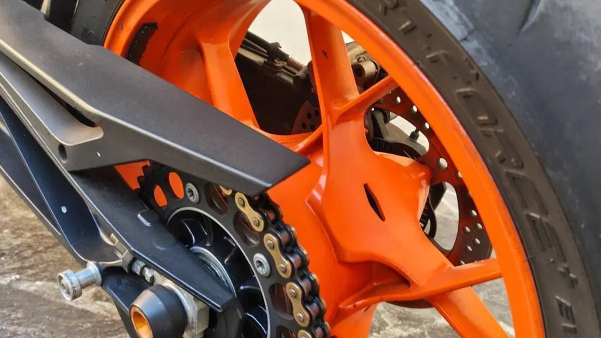 KTM 890 Duke R (2020)  (3)