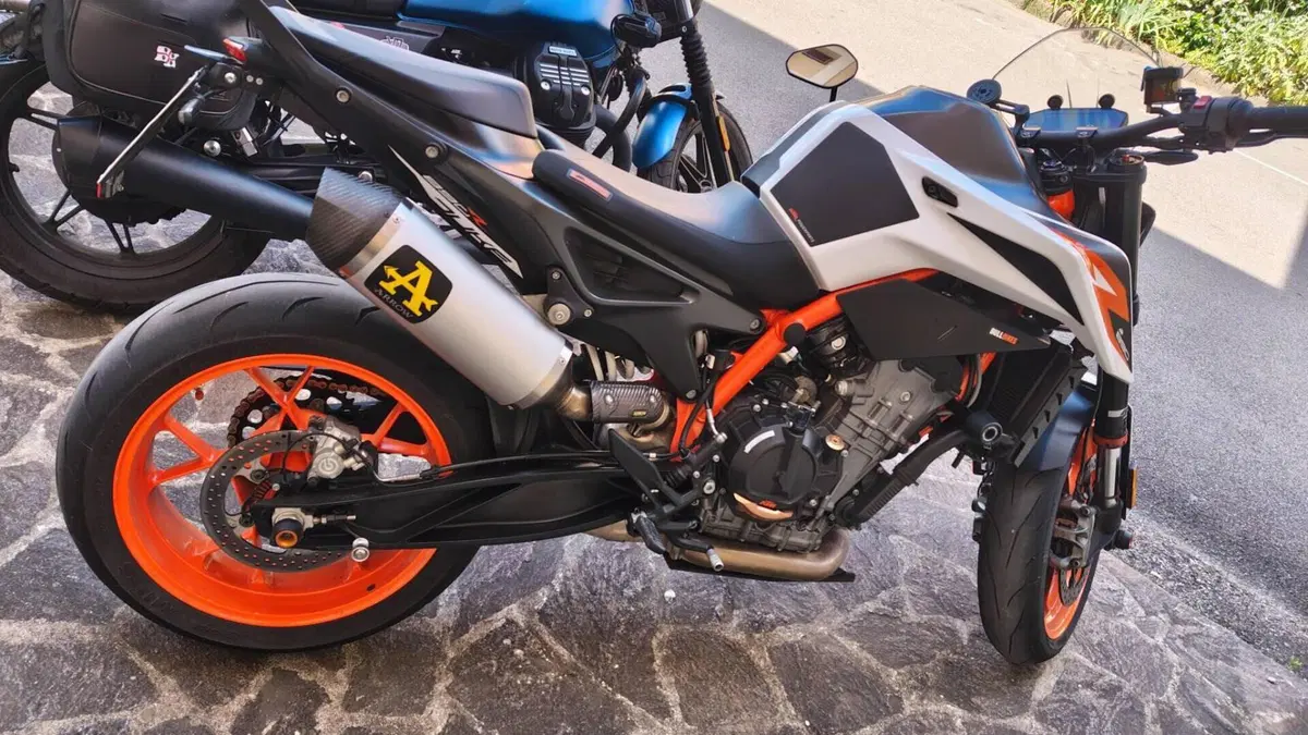 KTM 890 Duke R (2020) 