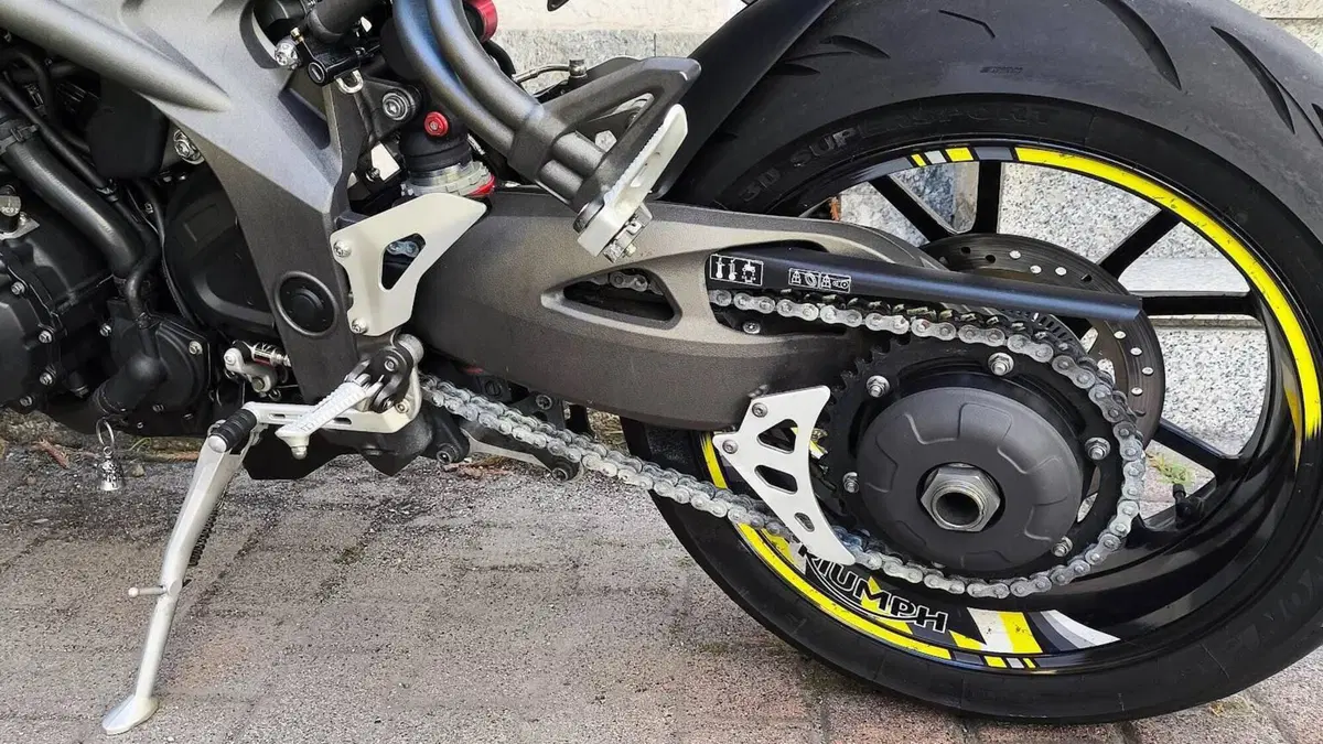 Triumph Speed Triple 1050 S ABS (2016 - 17)  (7)