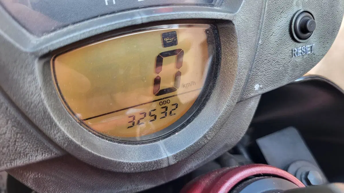 Kawasaki ER-6N (2006 - 09)  (6)