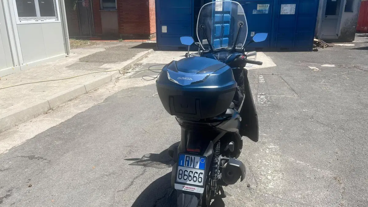 Honda SH 350i GT (2025 - 26)  (4)