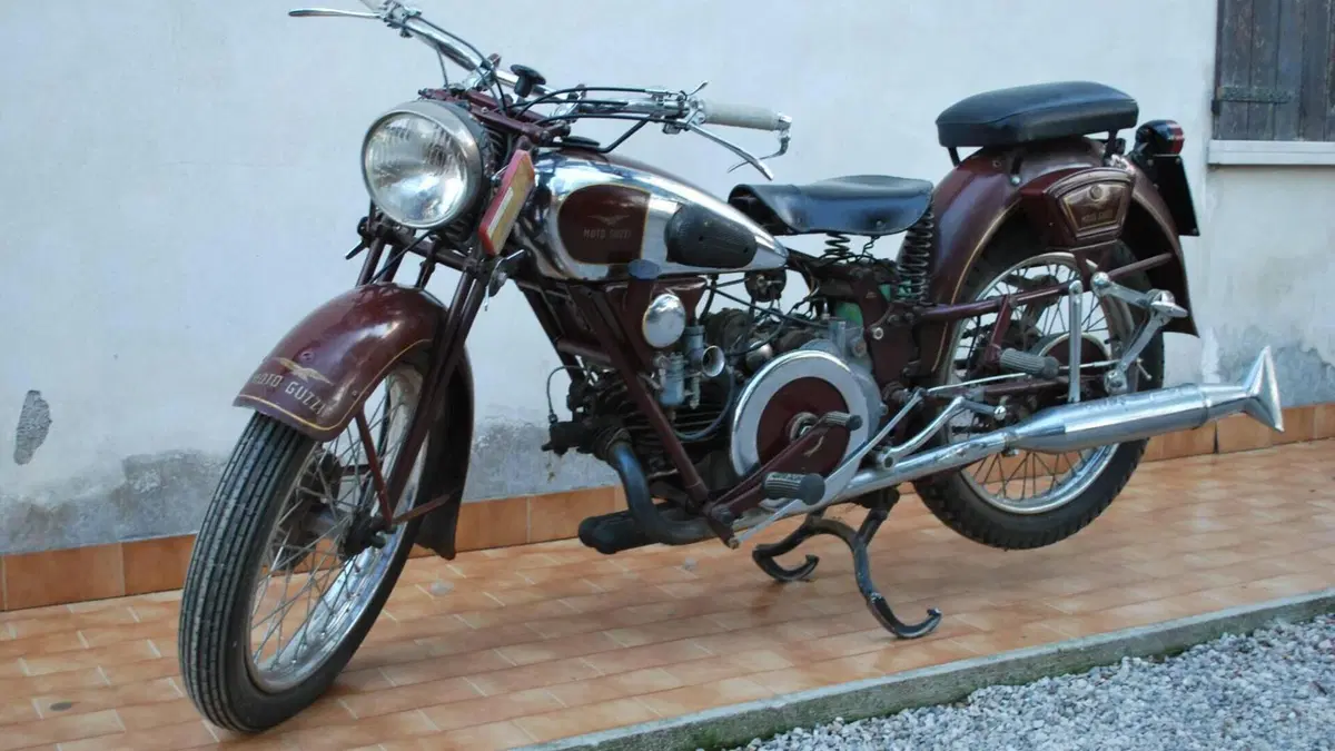 Moto Guzzi   (2)