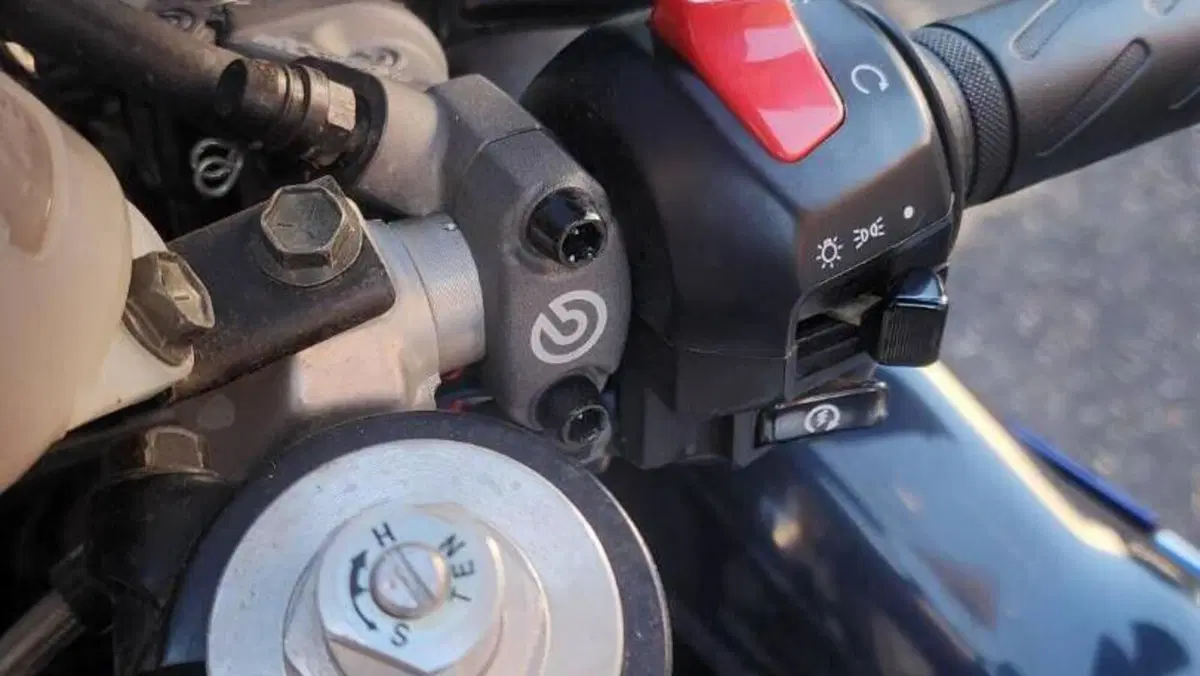 Suzuki   (6)
