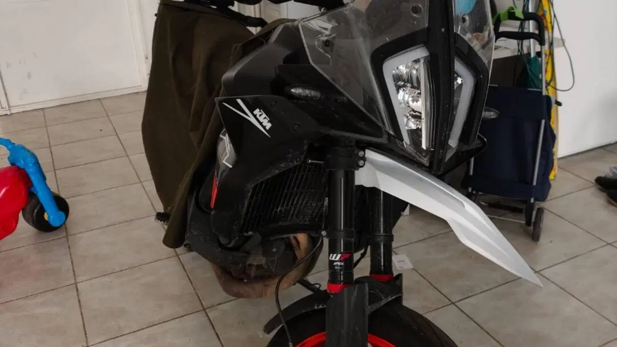 KTM 890 SMT (2023 - 25)  (2)