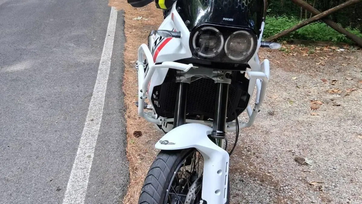 Ducati DesertX (2022 - 25)  (2)