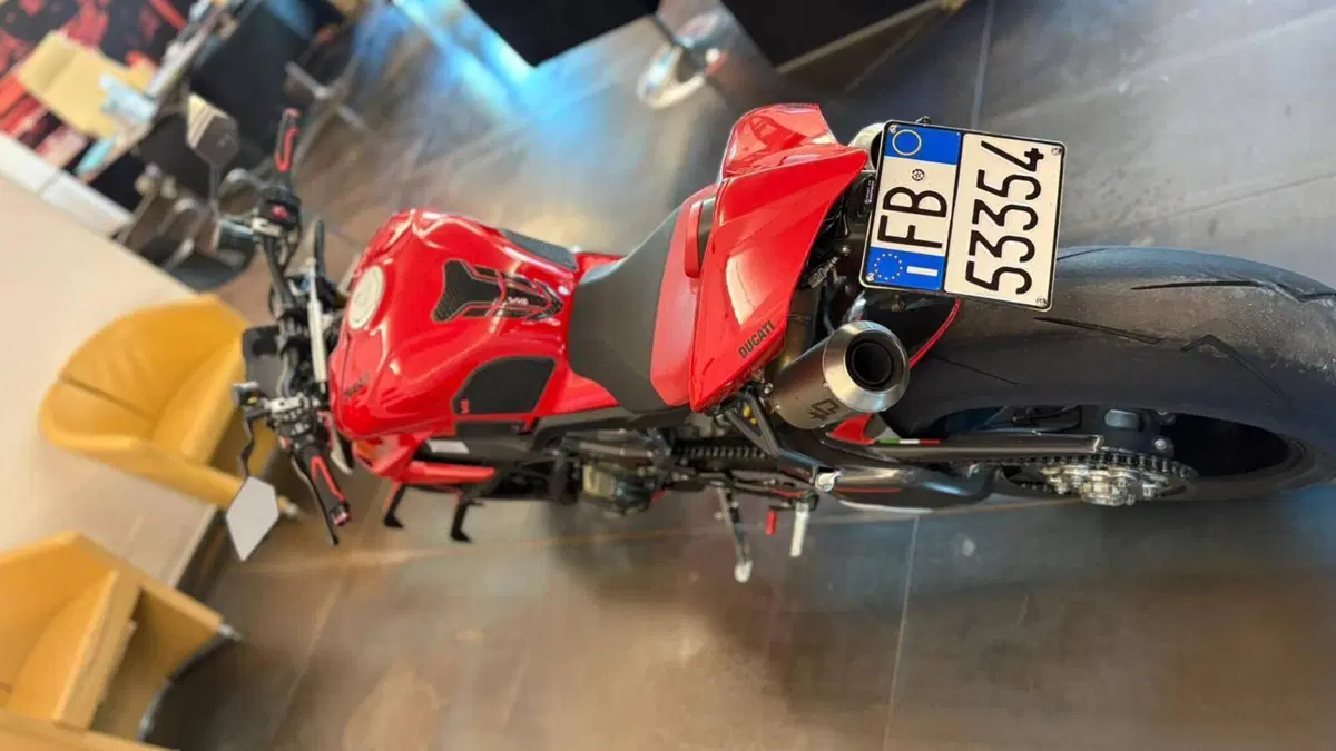 Ducati Streetfighter V4 S (2023 - 24)  (5)