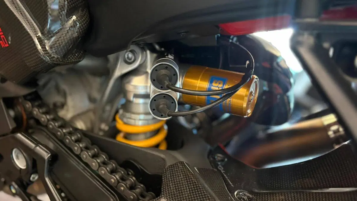 Ducati Streetfighter V4 S (2023 - 24)  (7)