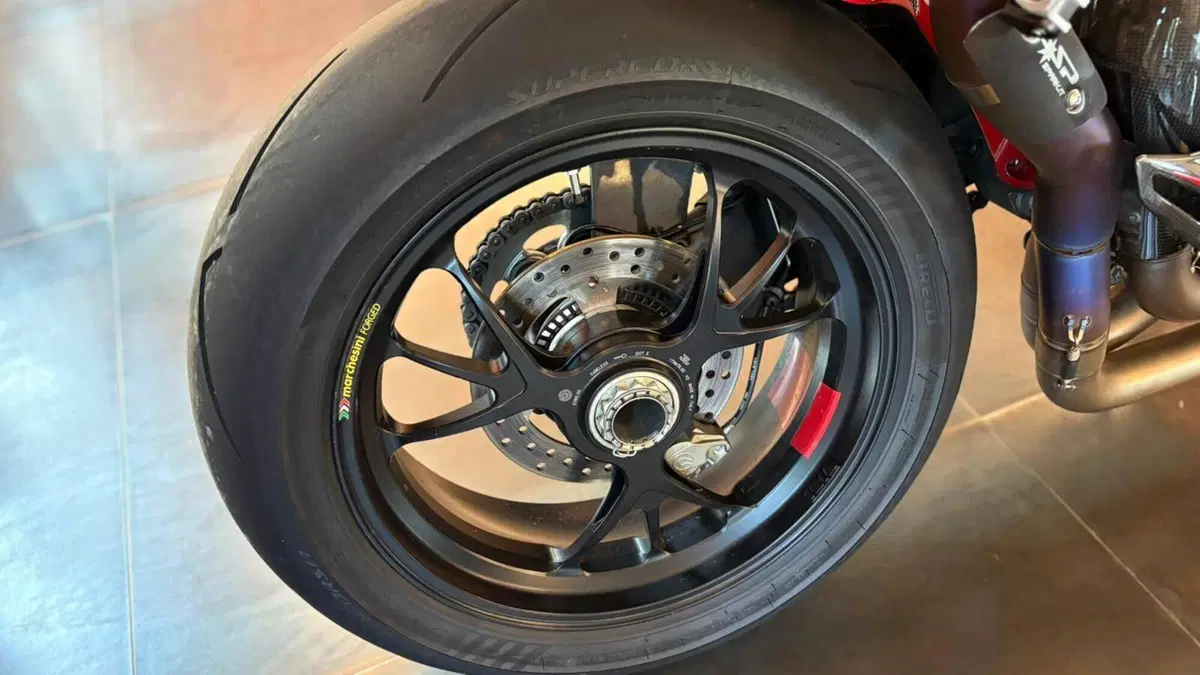 Ducati Streetfighter V4 S (2023 - 24)  (10)
