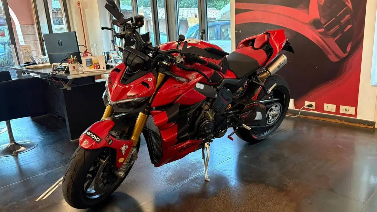 Ducati Streetfighter V4 S (2023 - 24)  (2)