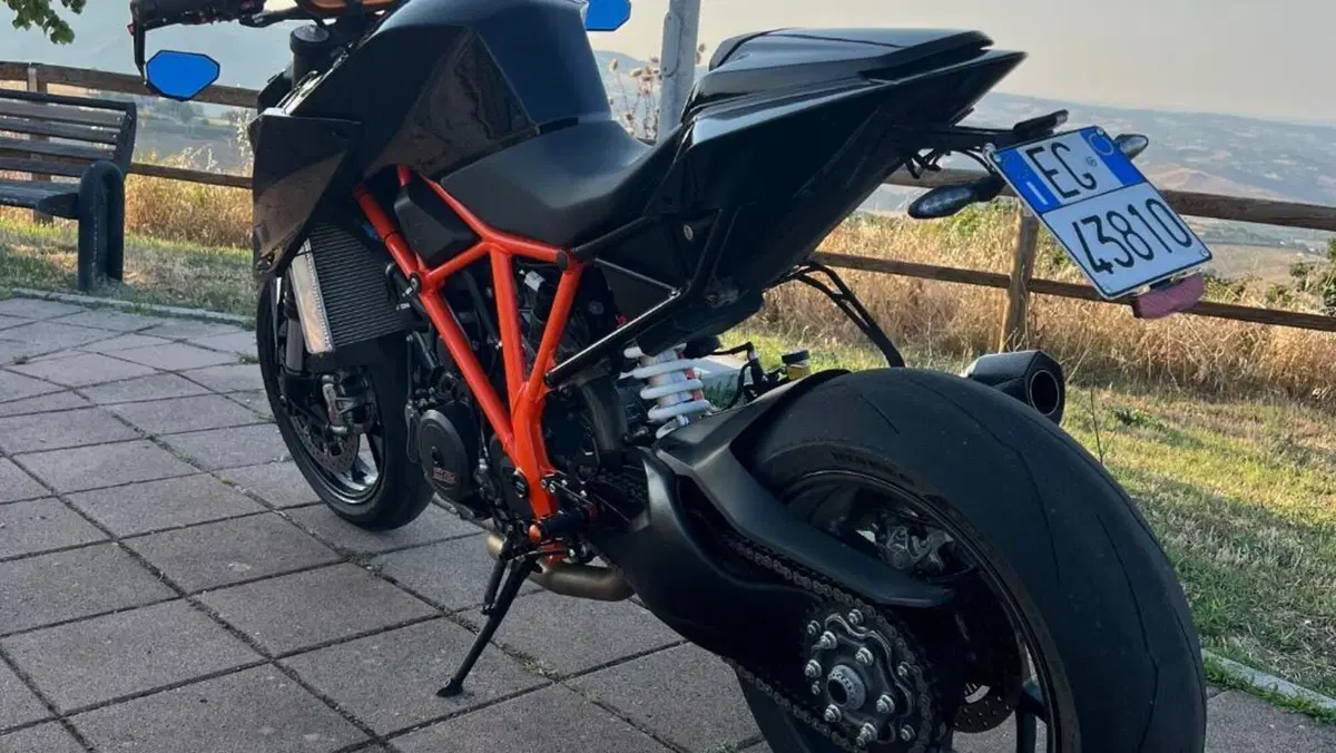 KTM 1290 Super Duke R SE ABS (2016)  (4)