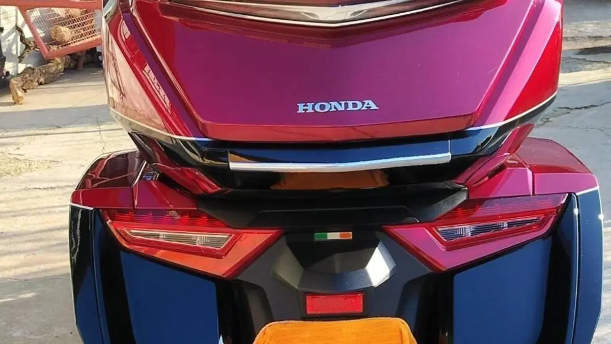 Honda GL 1800 Gold Wing DCT Tour (2020)  (5)