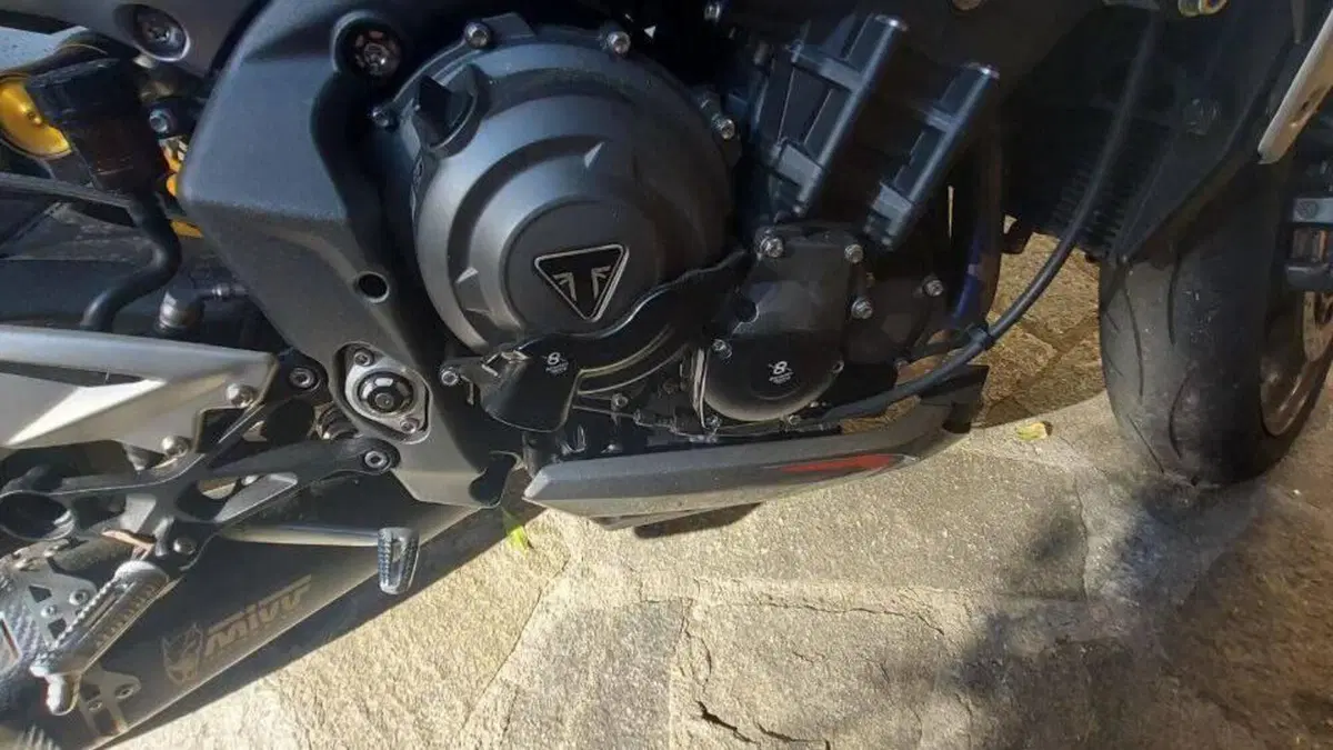 Triumph Street Triple RS (2020 - 22)  (9)