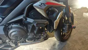 Triumph Street Triple RS (2020 - 22)  (4)