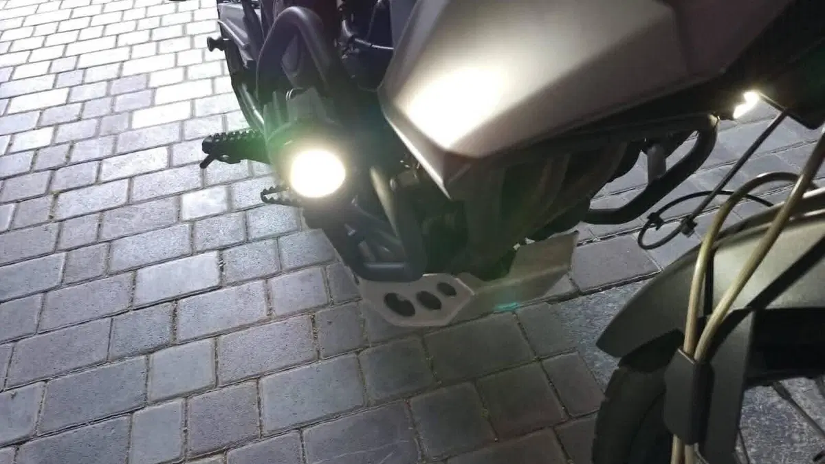 Triumph Tiger 800 XCx (2015 - 17)  (4)