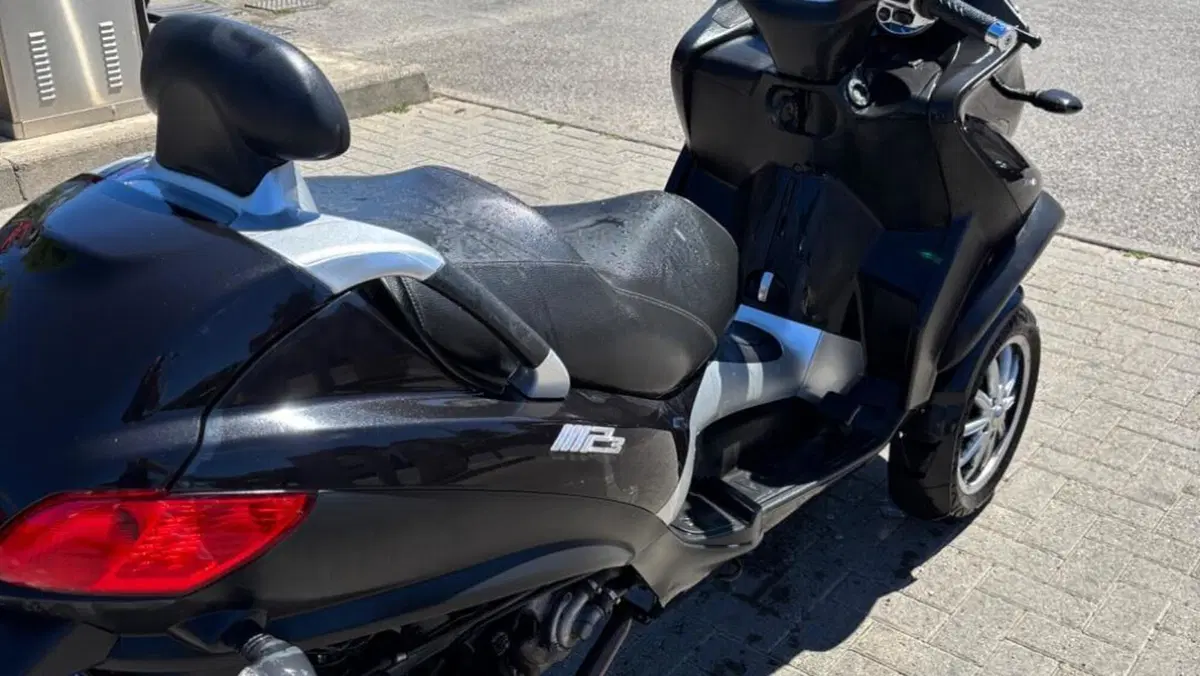 Piaggio MP3 300 Touring/LT (2011 - 13)  (3)