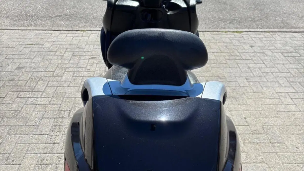Piaggio MP3 300 Touring/LT (2011 - 13)  (5)