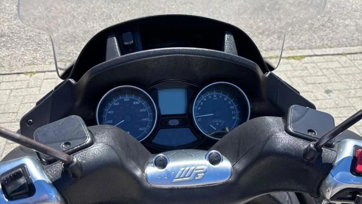 Piaggio MP3 300 Touring/LT (2011 - 13)  (6)