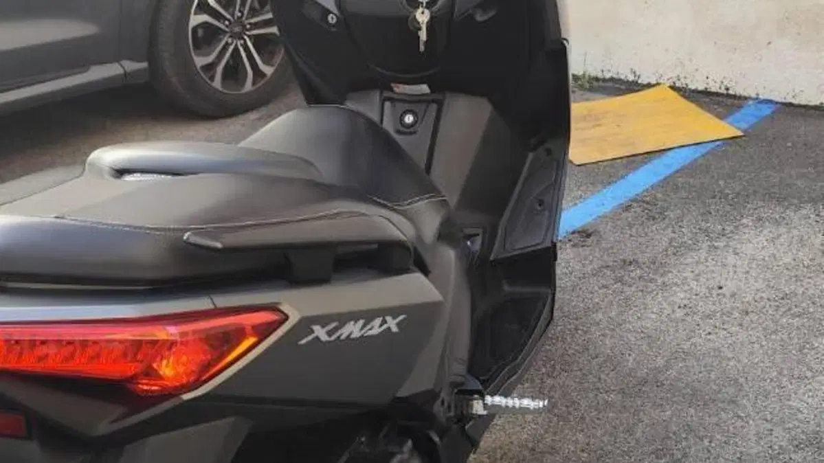 Yamaha X-Max 400 ABS (2013 - 16)  (2)
