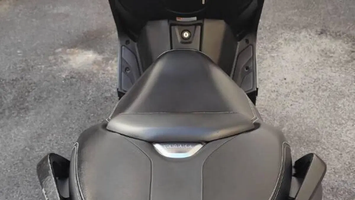 Yamaha X-Max 400 ABS (2013 - 16)  (4)