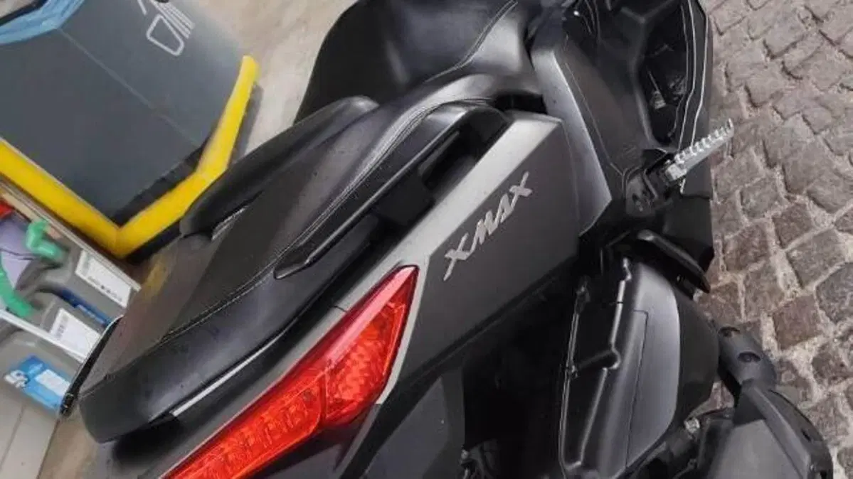 Yamaha X-Max 400 ABS (2013 - 16)  (7)