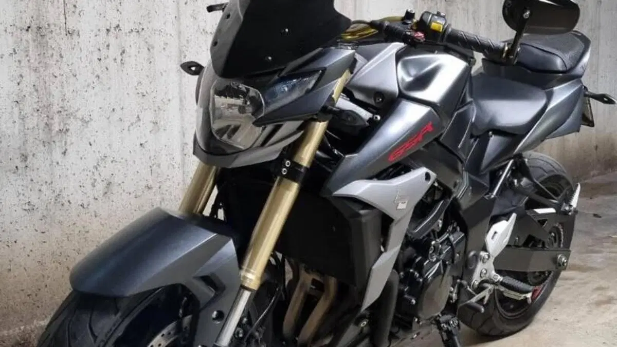 Suzuki GSR 750 ABS (2010 - 17) 
