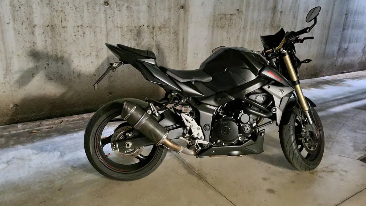 Suzuki GSR 750 ABS (2010 - 17)  (3)