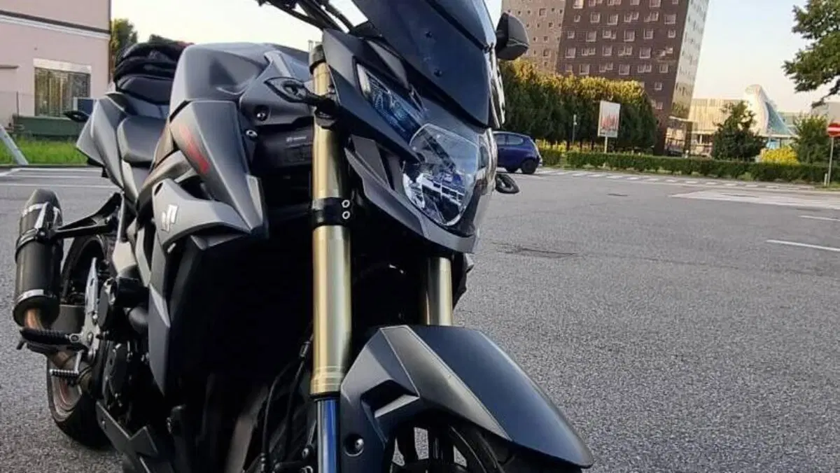 Suzuki GSR 750 ABS (2010 - 17)  (6)