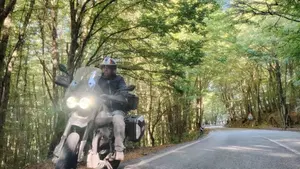 Moto Guzzi V85 TT Travel (2021 - 23)  (2)