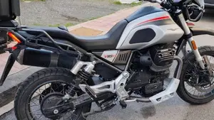 Moto Guzzi V85 TT Travel (2021 - 23)  (8)