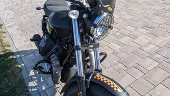 Moto Guzzi V9 Bobber (2016 - 18) usata