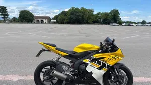 Yamaha YZF R6 (2008 - 09)  (2)