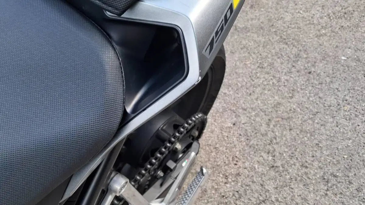 Honda CB 750 Hornet (2023 - 24)  (2)