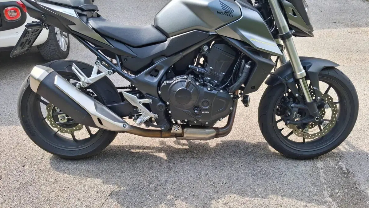 Honda CB 750 Hornet (2023 - 24)  (5)