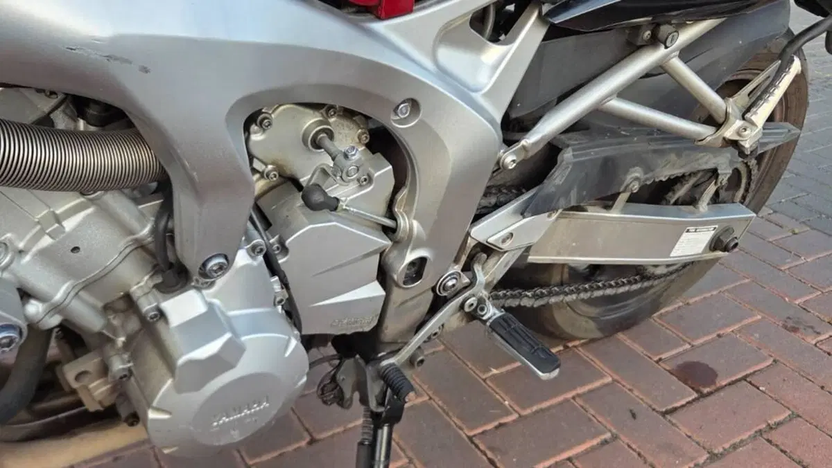 Yamaha FZ6 (2004 - 07)  (6)